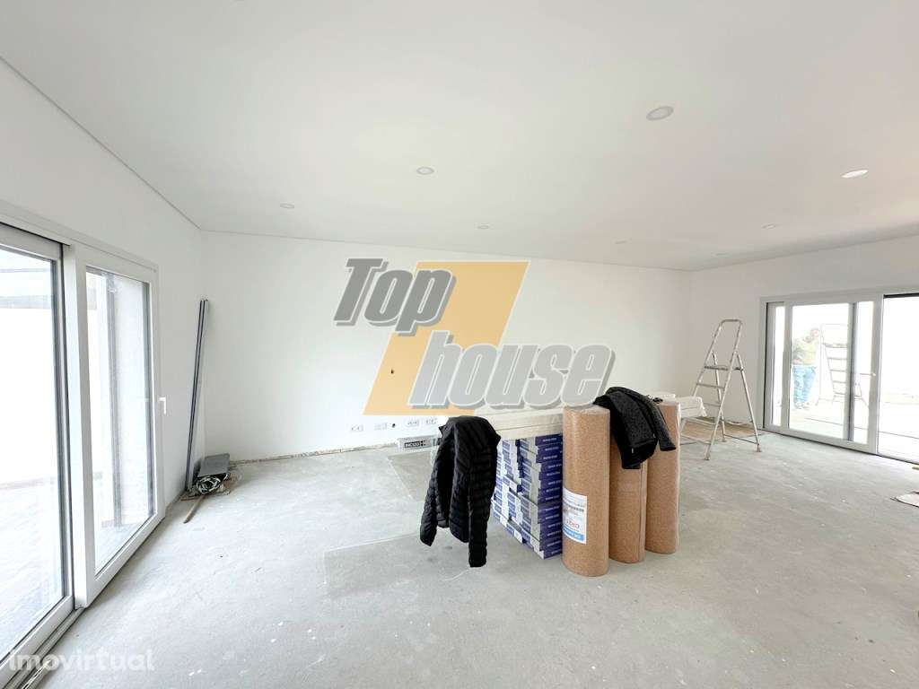 Moradia Geminada T4 Charneca de Caparica - Grande imagem: 4/24