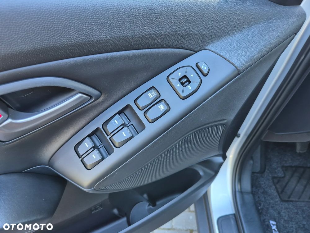 Hyundai ix35 1.6 2WD blue Style - 11