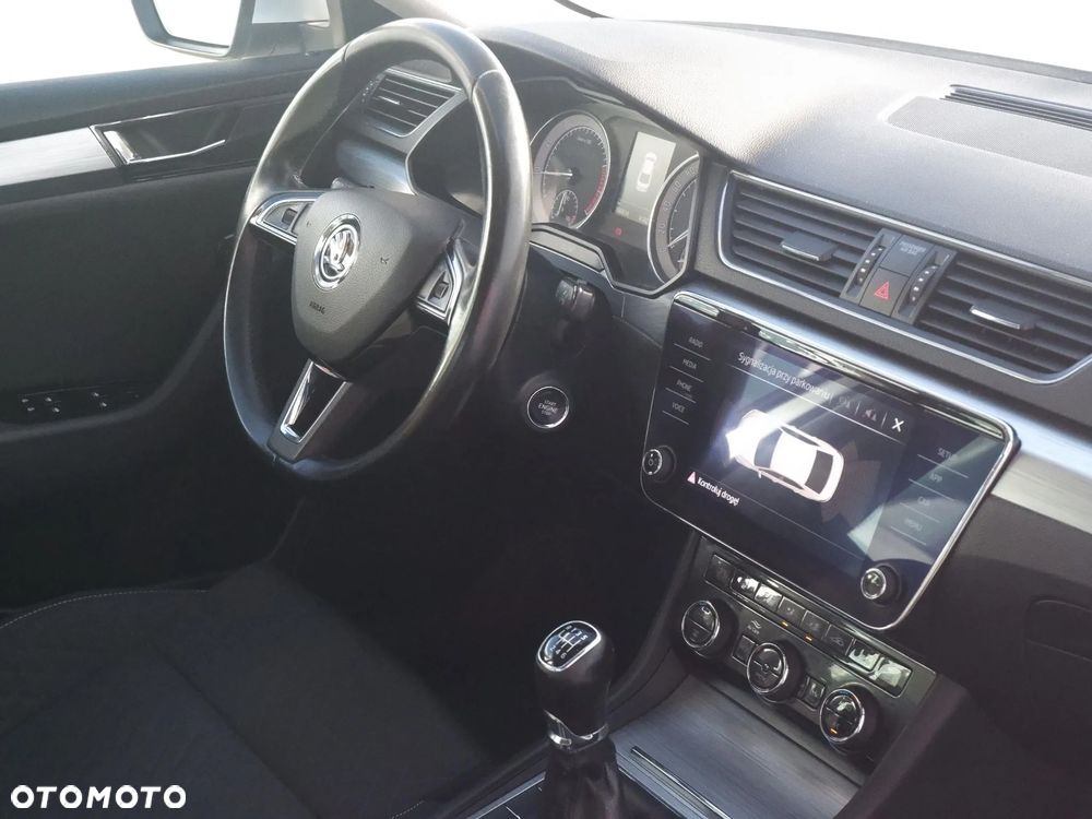 Skoda Superb 1.5 TSI ACT Ambition - 38