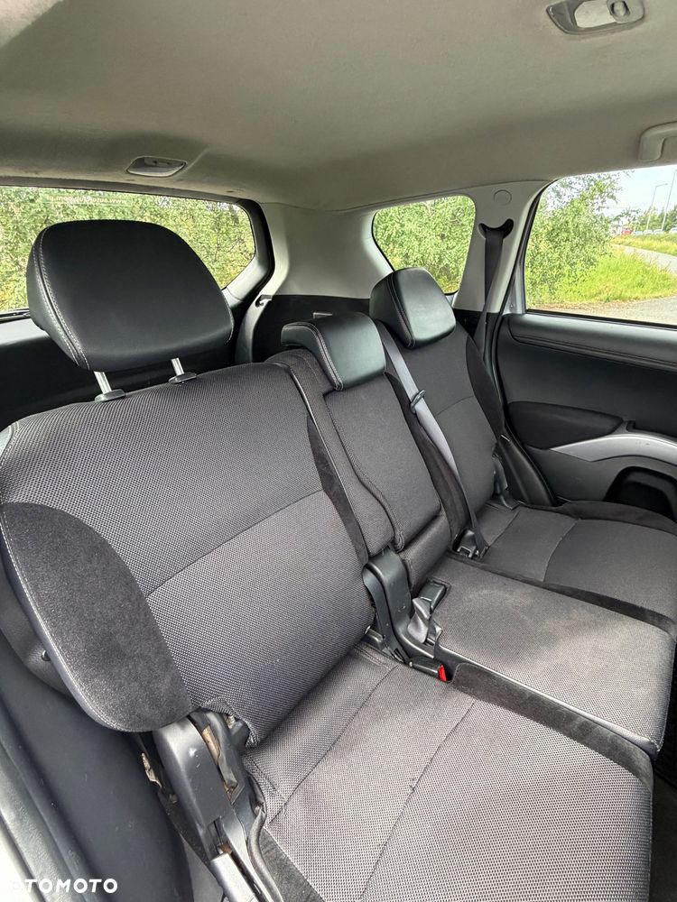 Mitsubishi Outlander 2.0 Intense NAVI 2WD EU5 - 9