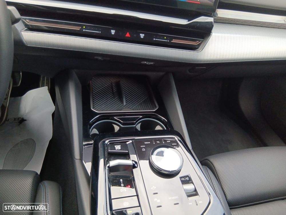 BMW 530 e Pack Desportivo M - 18