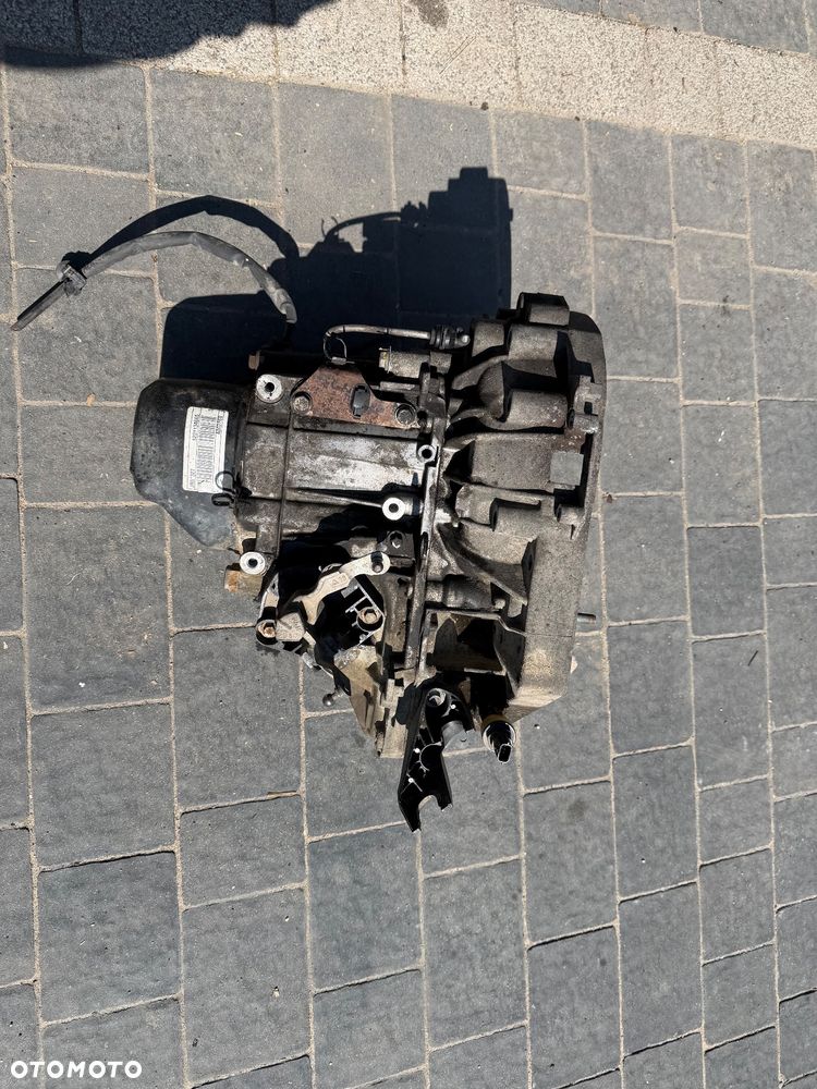 SKRZYNIA BIEGÓW JR5327 DACIA RENAULT 8201134665 - 2