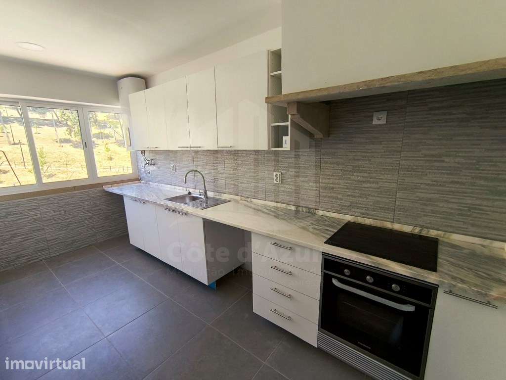 Apartamento T2 + 1 no centro de Sesimbra - Grande imagem: 2/14