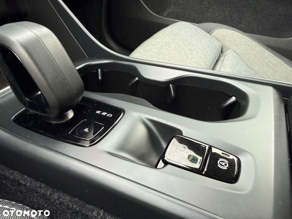 Volvo XC 40 B3 B DKG Plus Bright - 36
