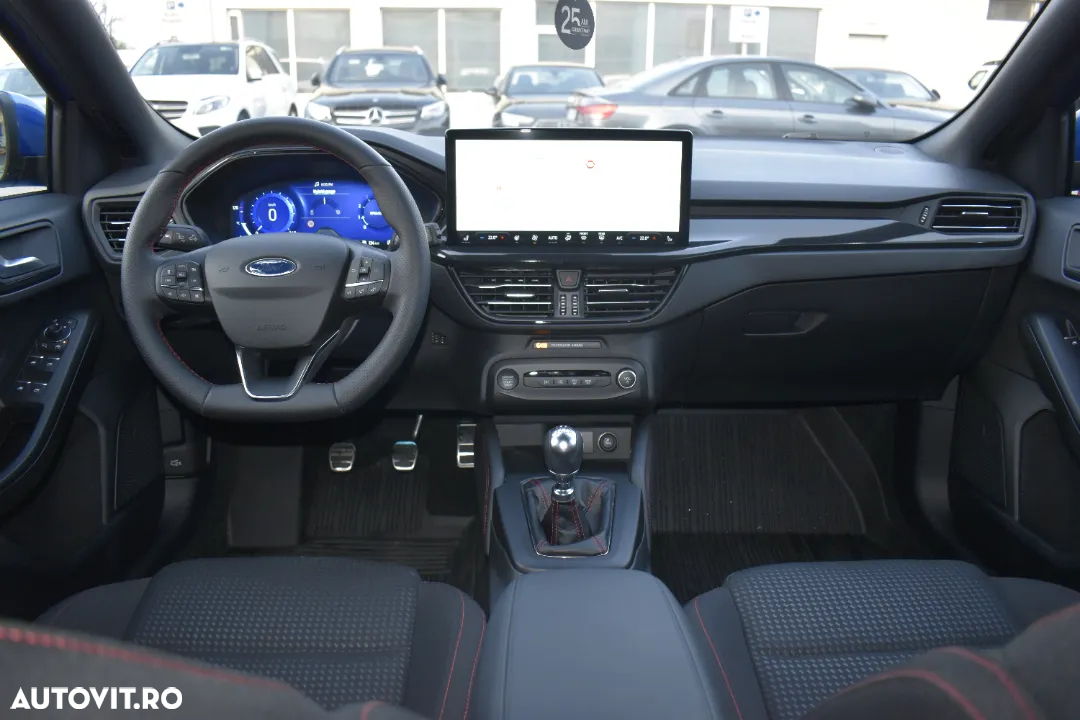 Ford Focus 1.0 EcoBoost MHEV ST-Line X - 11