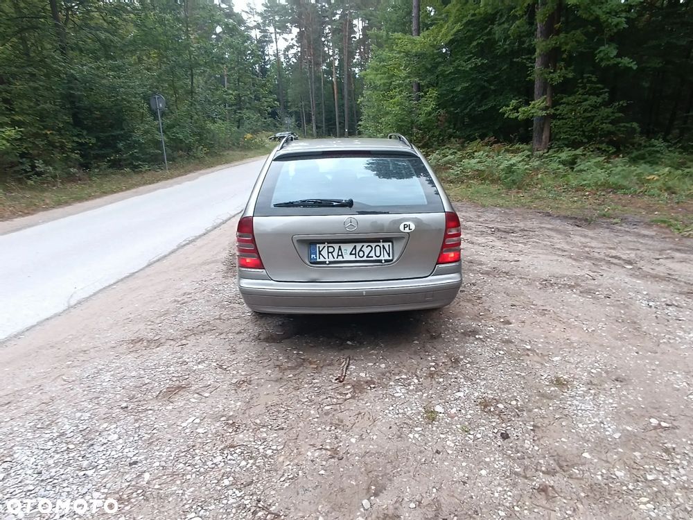 Mercedes-Benz Klasa C 200 T Kompr Avantgarde - 3