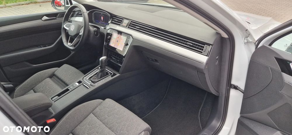 Volkswagen Passat 2.0 TDI SCR DSG Business - 9