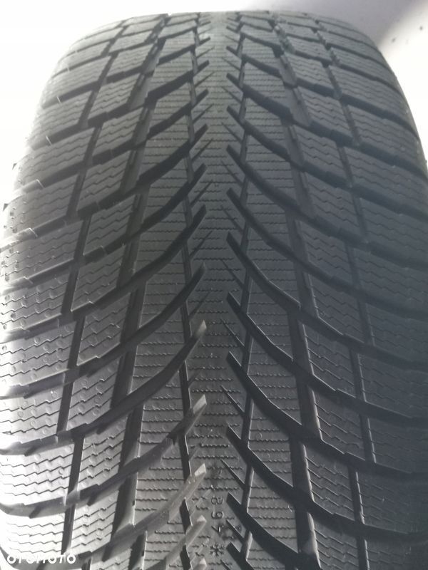245/40R18 Nokian WR Snowproof P