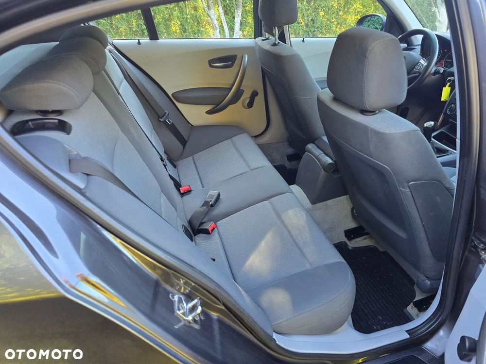 BMW Seria 1 - 15