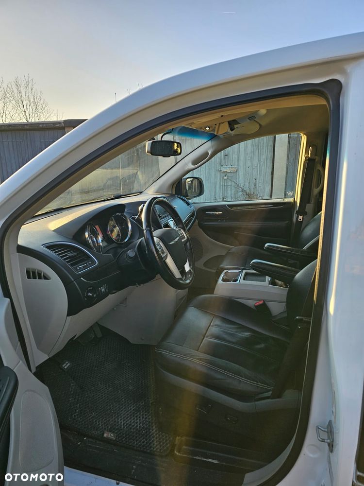 Chrysler Town & Country 3.6 Touring - 4