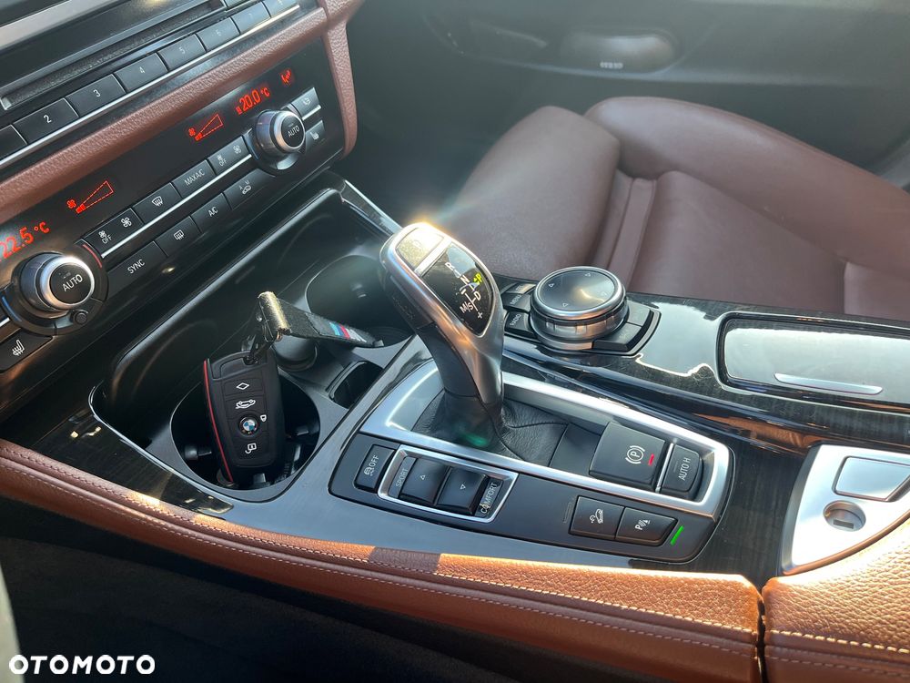 BMW Seria 5 530d xDrive - 38