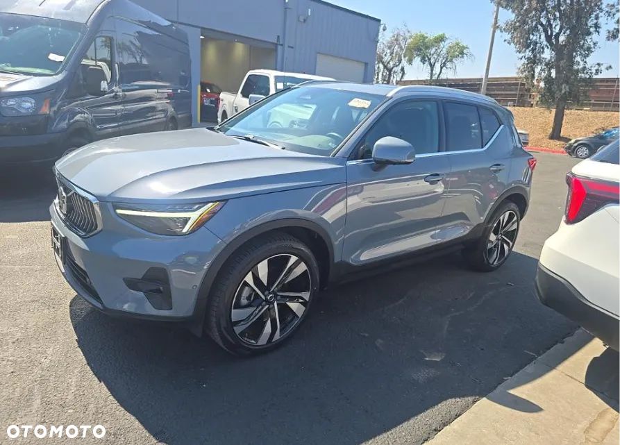 Volvo XC 40 B5 B AWD Ultimate Bright - 3