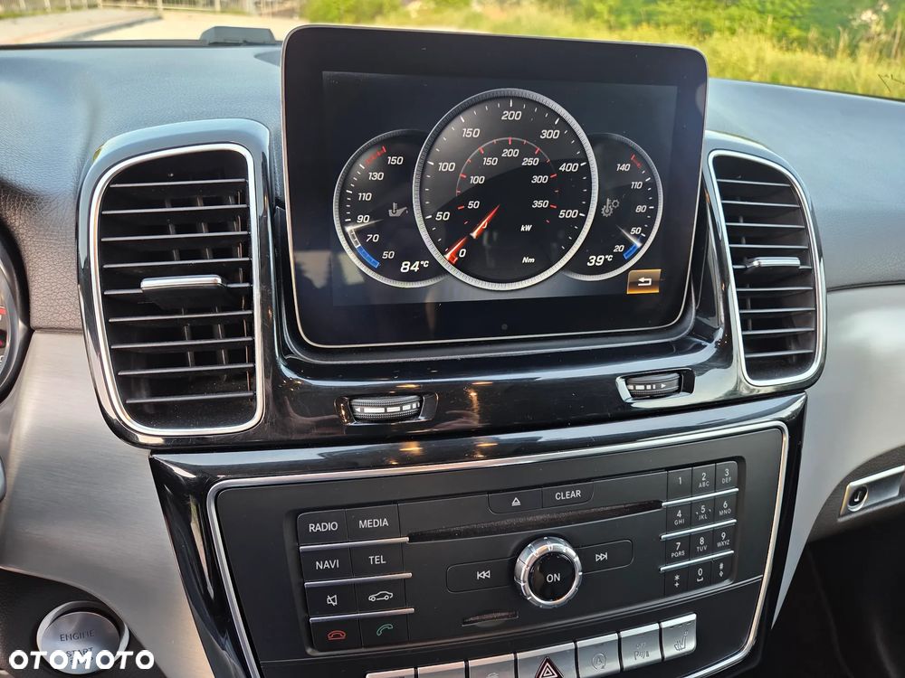 Mercedes-Benz GLE - 23