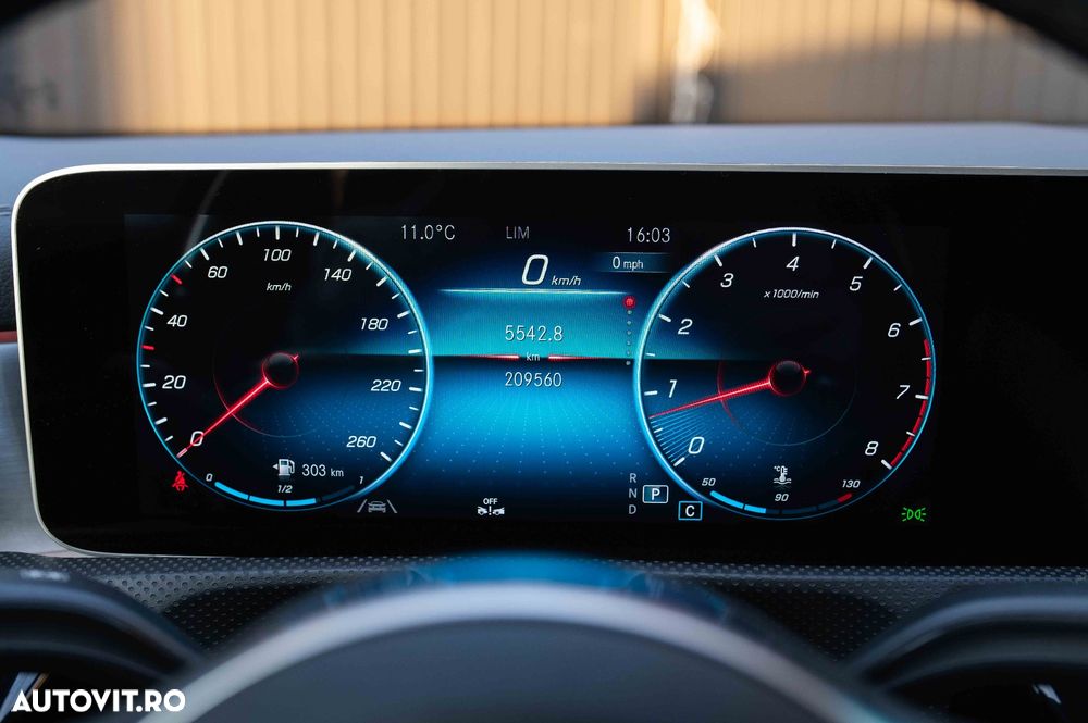 Mercedes-Benz CLA 220 4Matic 7G-DCT AMG Line - 13