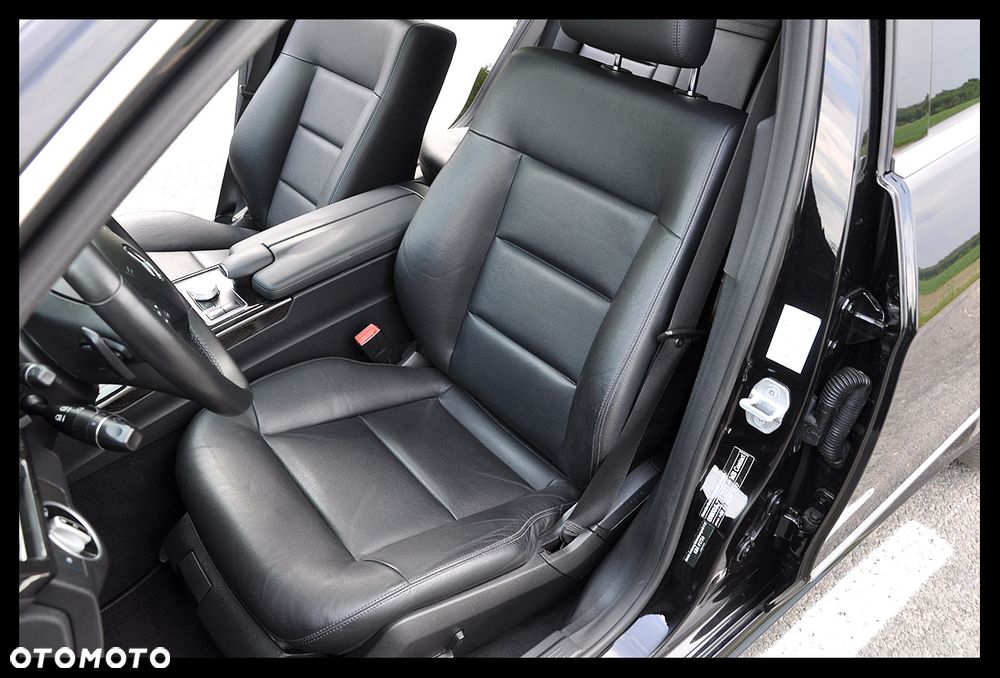 Mercedes-Benz Klasa E 300 CDI DPF BlueEFFICIENCY 7G-TRONIC Avantgarde - 24