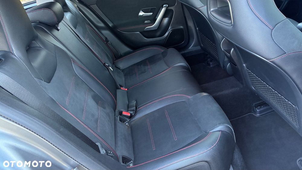 Mercedes-Benz CLA AMG 35 4Matic B AMG Speedshift 7G-DCT - 25