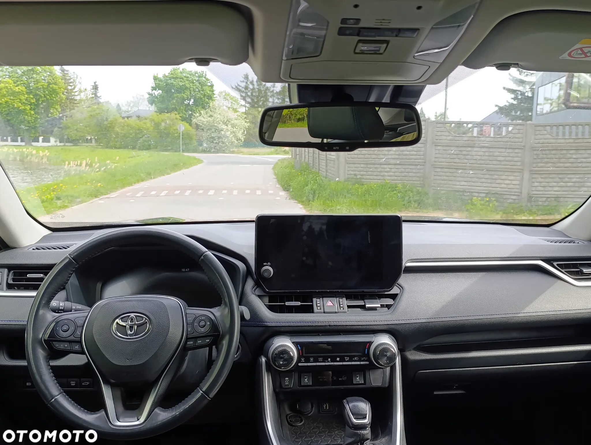 Toyota RAV4 - 8