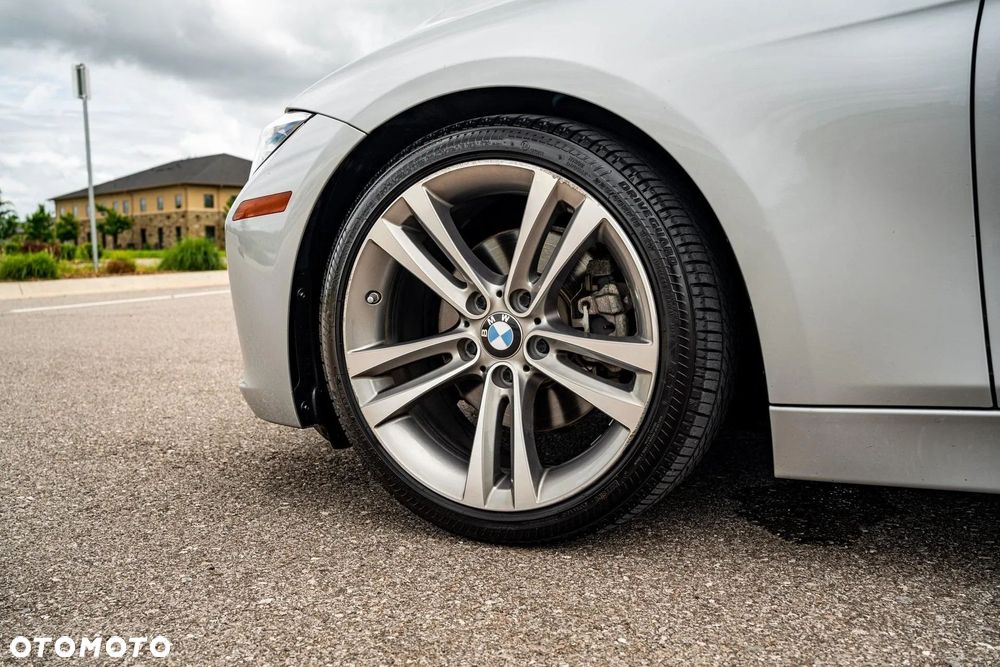 BMW Seria 3 330i Sport Line Shadow - 17