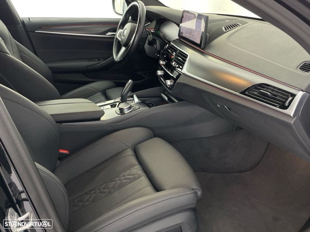 BMW 520 d Pack Desportivo M Auto - 23
