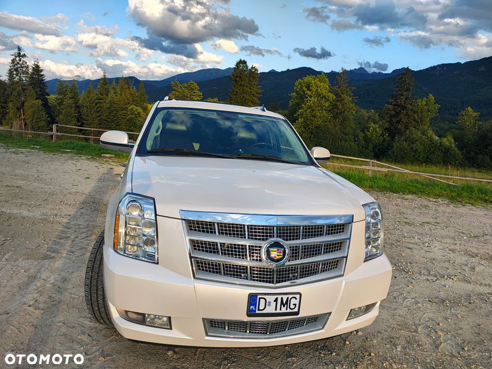 Cadillac Escalade - 3