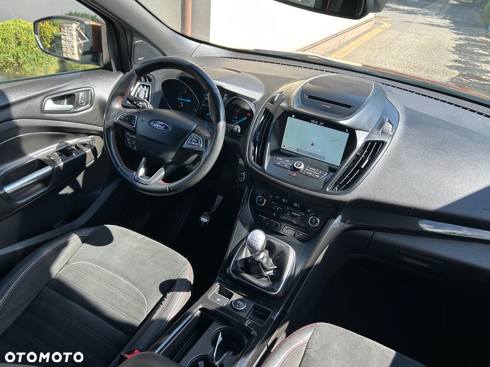 Ford Kuga 2.0 TDCi 4x4 ST-Line - 29