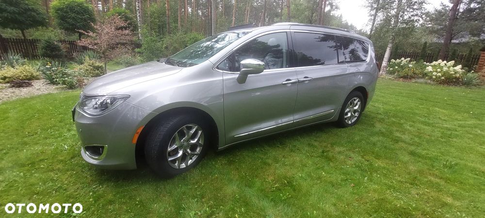 Chrysler Pacifica - 27