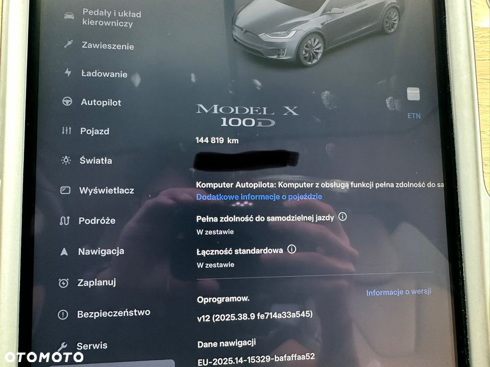 Tesla Model X - 20