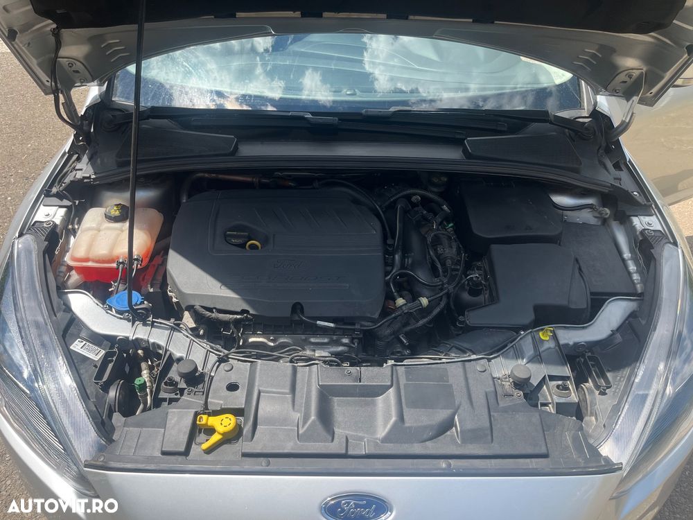 Ford Focus 1.5 EcoBoost ST-Line - 5
