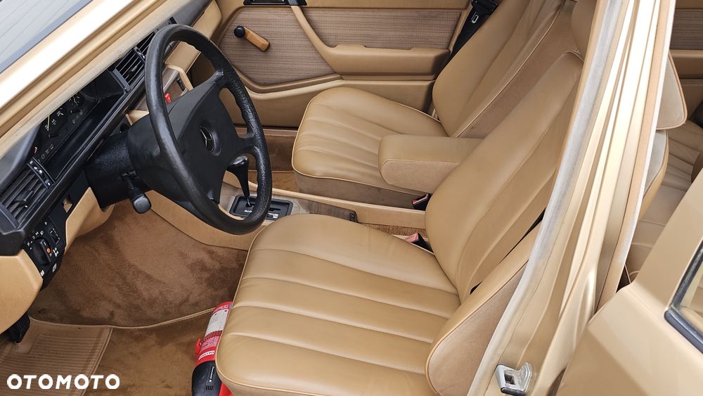 Mercedes-Benz W124 (1984-1993) - 17