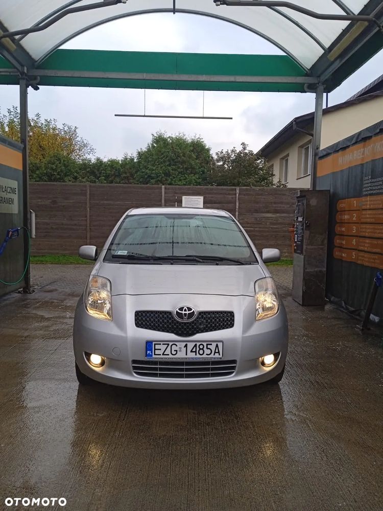Toyota Yaris 1.3 Sol - 3