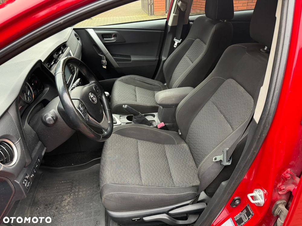 Toyota Auris 1.6 Executive - 11