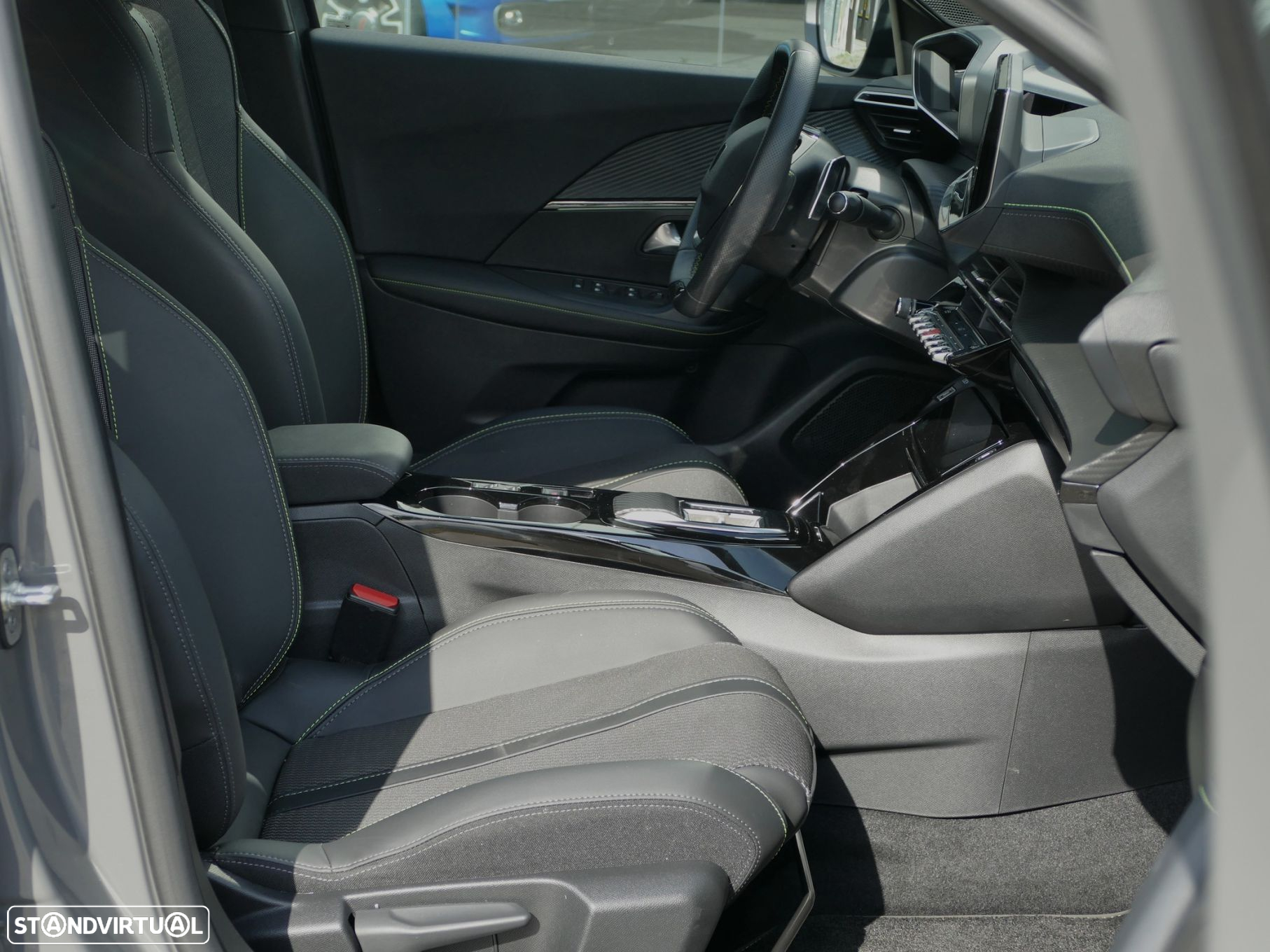 Peugeot 2008 1.2 PureTech GT EAT8 - 30