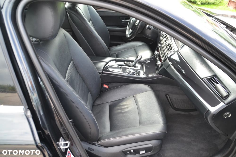 BMW Seria 5 520d Luxury Line - 35