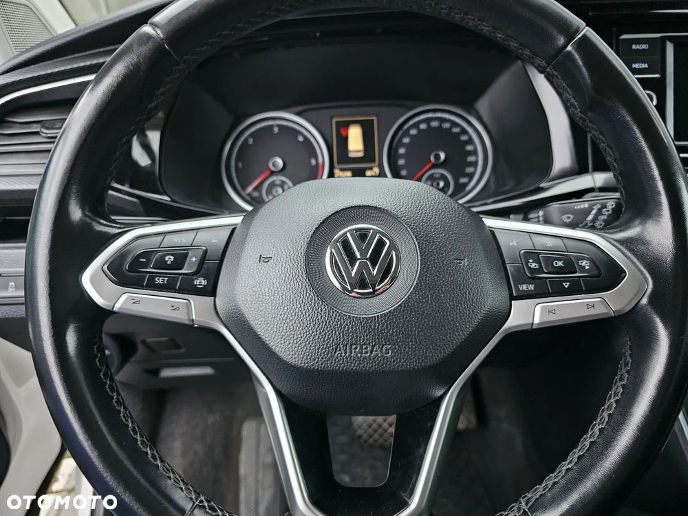 Volkswagen Multivan - 16