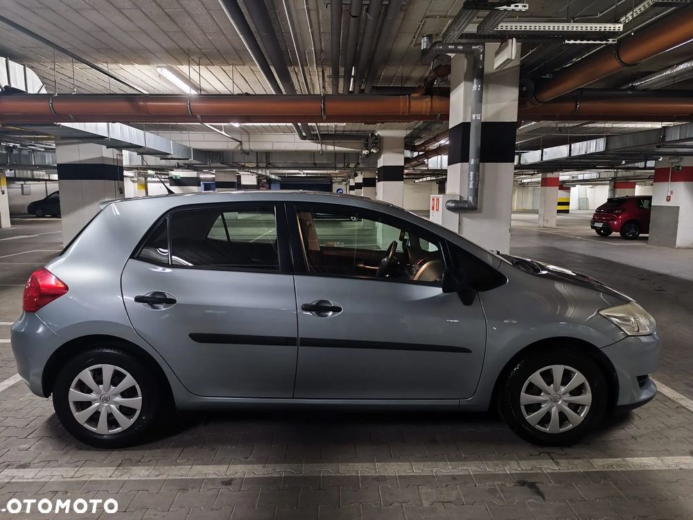 Toyota Auris 1.33 VVT-i Terra - 4