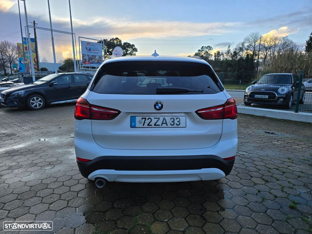 BMW X1 16 d sDrive Auto Line Sport - 6