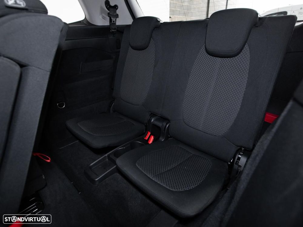 BMW 216 Gran Tourer - 11