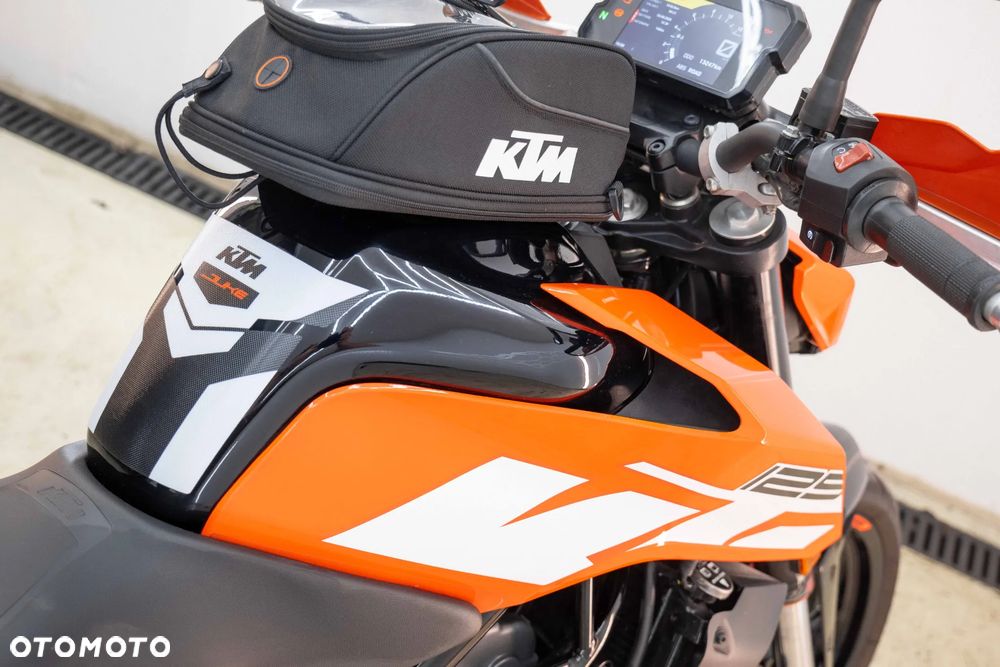 KTM Duke 125 - 21