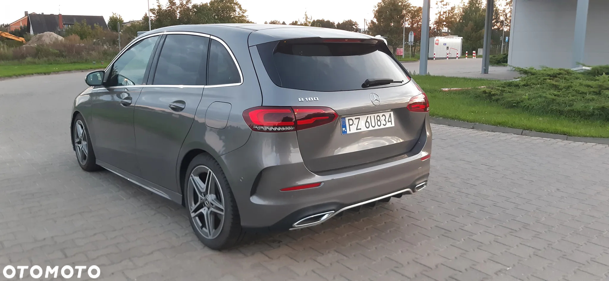 Mercedes-Benz Klasa B 180 7G-DCT AMG Line - 9