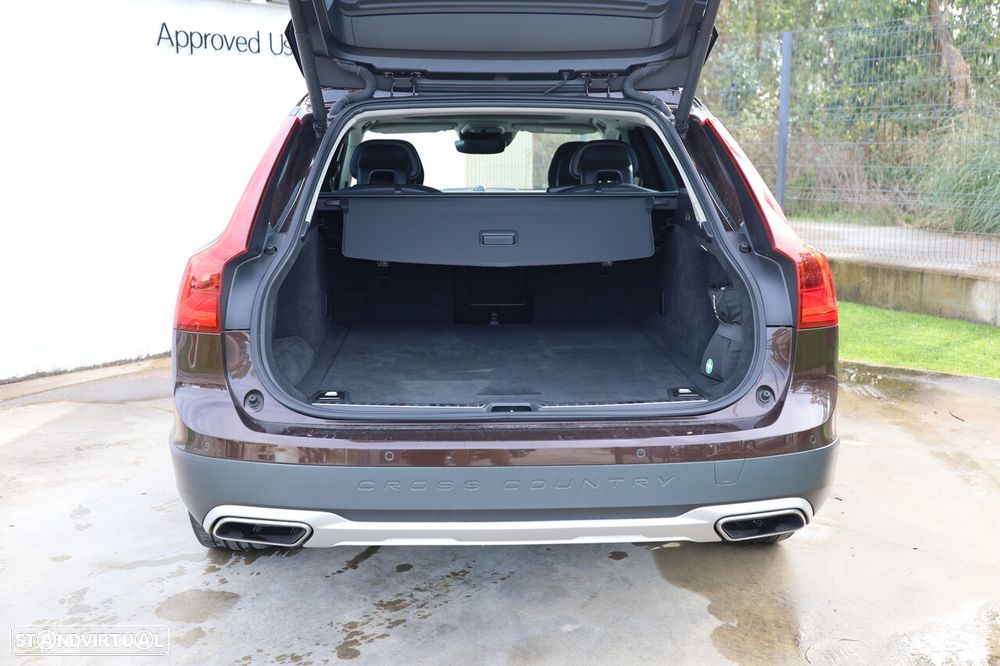 Volvo V90 Cross Country 2.0 D4 Pro AWD Geartronic - 3