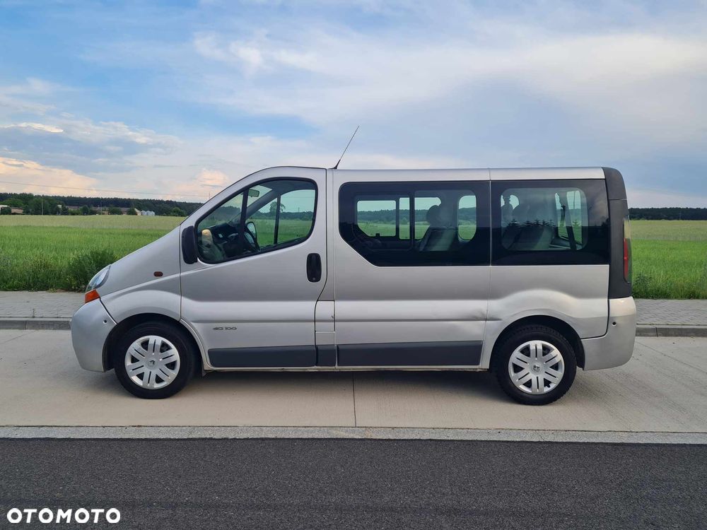 Renault Trafic Passenger Expression - 8
