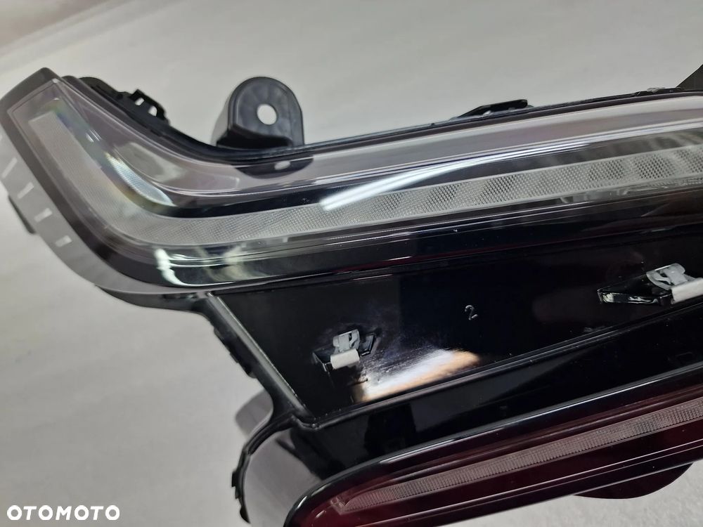 RENAULT MEGANE IV E-TECH ETECH PRAWA LAMPA LED / DRL PRZEDNIA PRZÓD , NR 266009083R , SPRAWNA , POSIADA PRZETWORNICE , NR AUKCJI H209 - 5