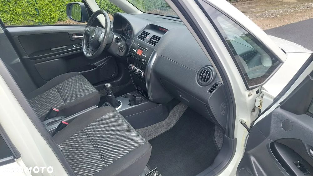 Suzuki SX4 1.6 VVT 4x2 Comfort Dance - 12