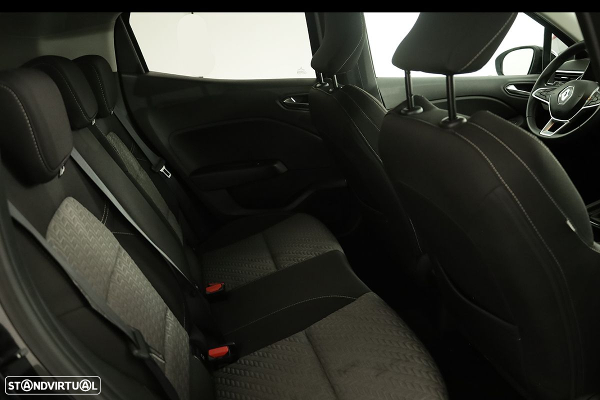 Renault Clio - 24