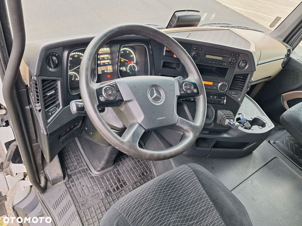 Versalift Actros  1843 - 12