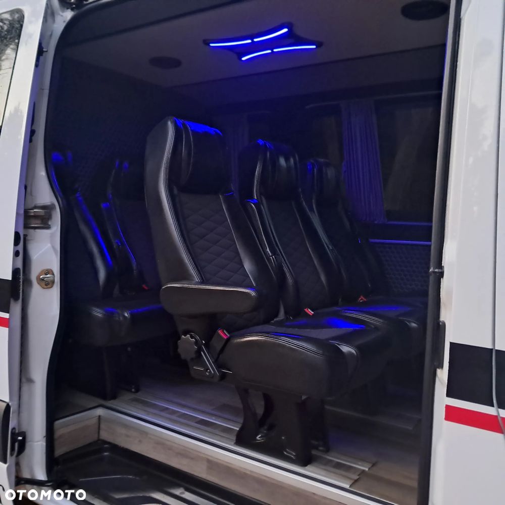 Mercedes-Benz Sprinter - 11