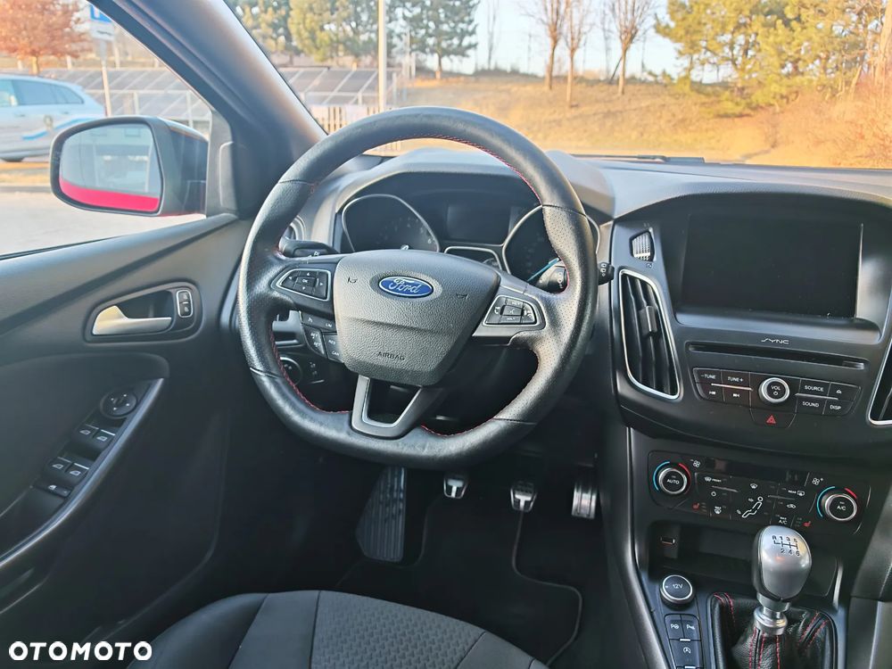 Ford Focus 1.5 EcoBoost ST-Line Red ASS - 19