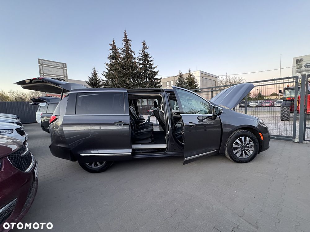 Chrysler Pacifica - 20