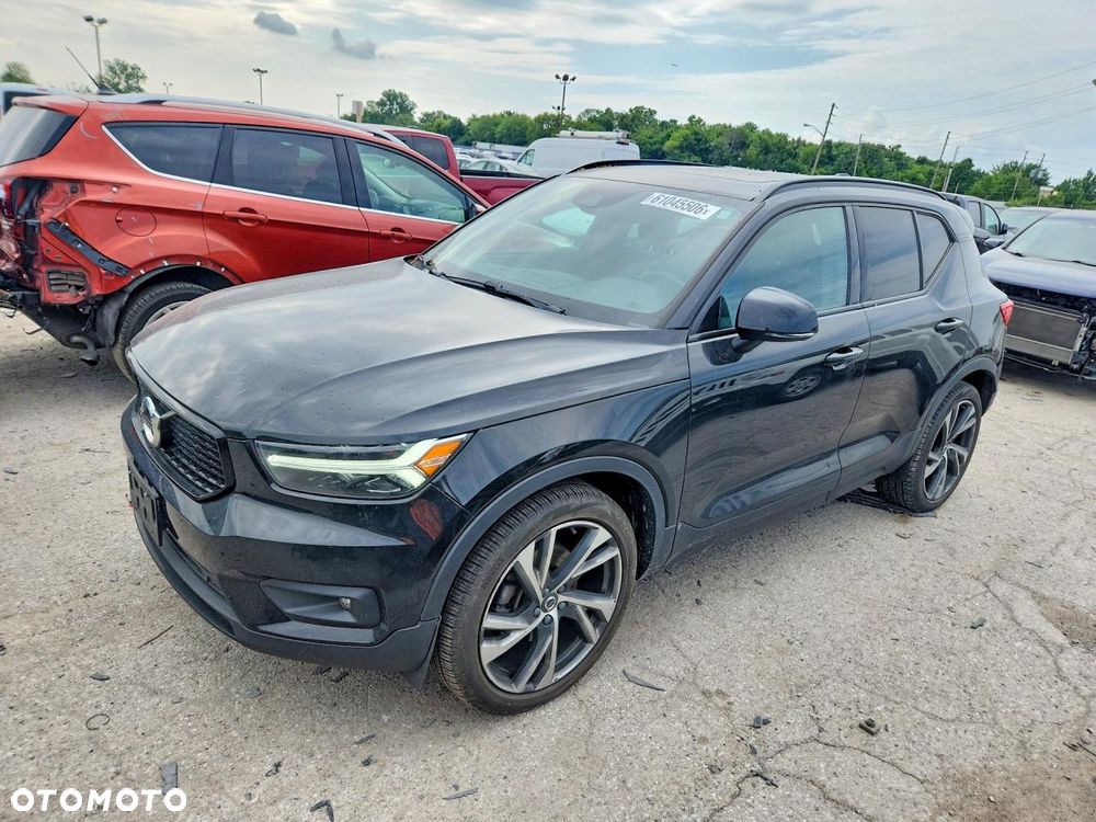 Volvo XC 40 T5 AWD R-Design - 1