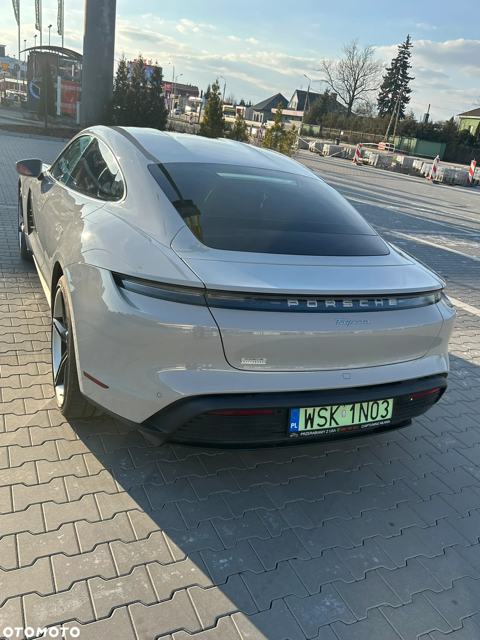 Porsche Taycan Performance Plus - 5